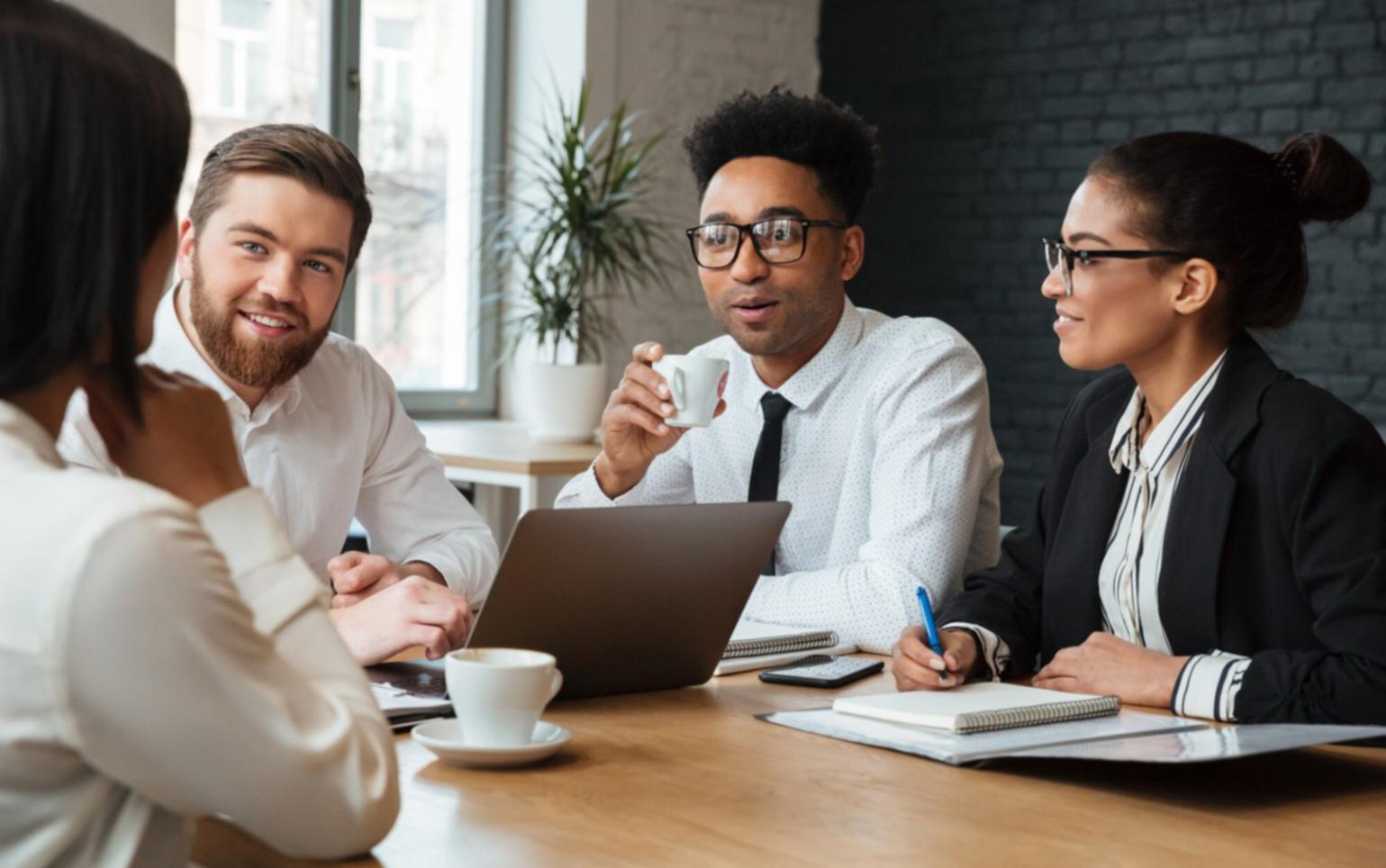 Strukturierte Finanzübersicht mit klarer Kontentrennung